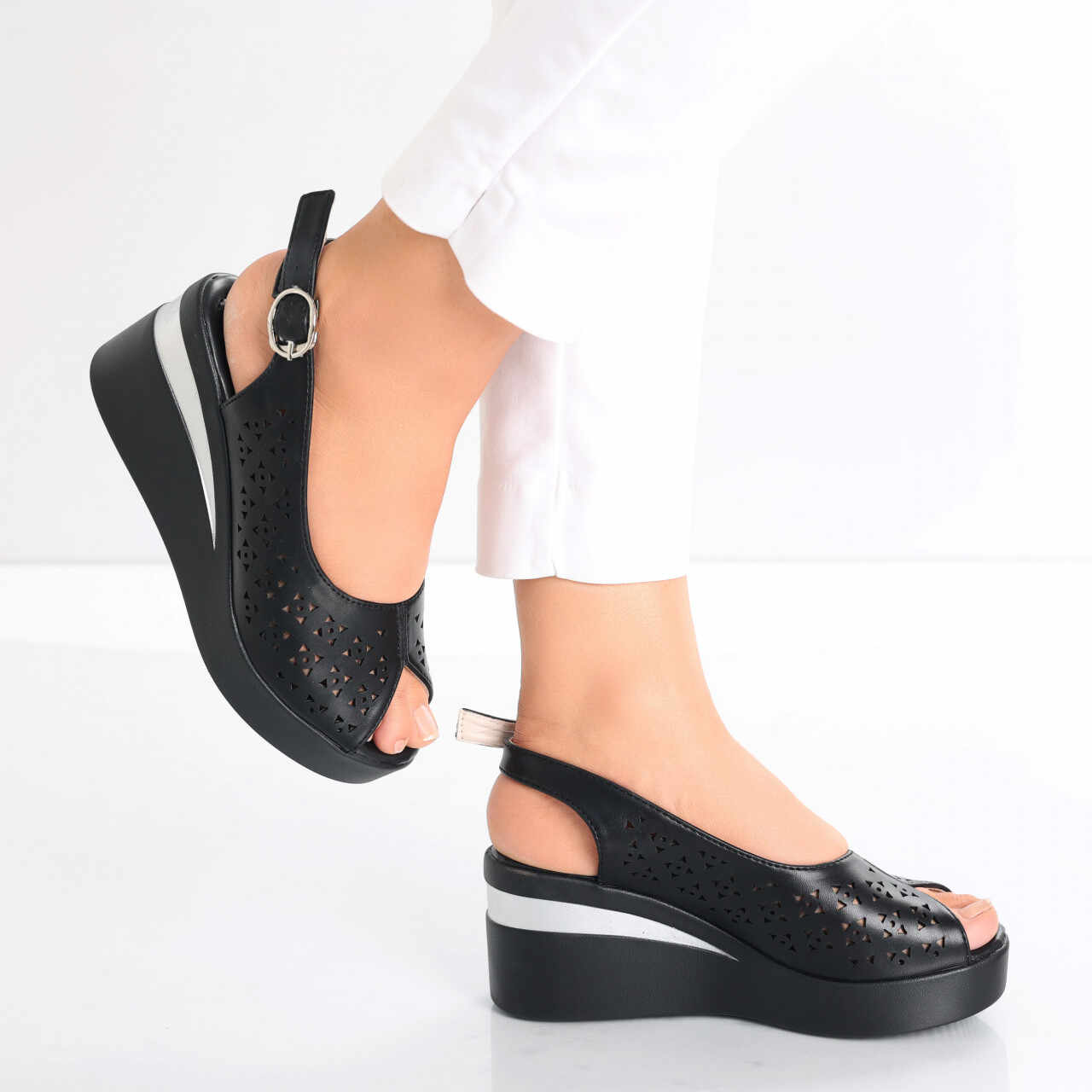Sandale dama cu platforma Negre din Piele Ecologica Izela