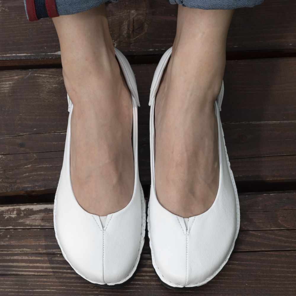 Pantofi confortabili din piele naturala Andreea Alb