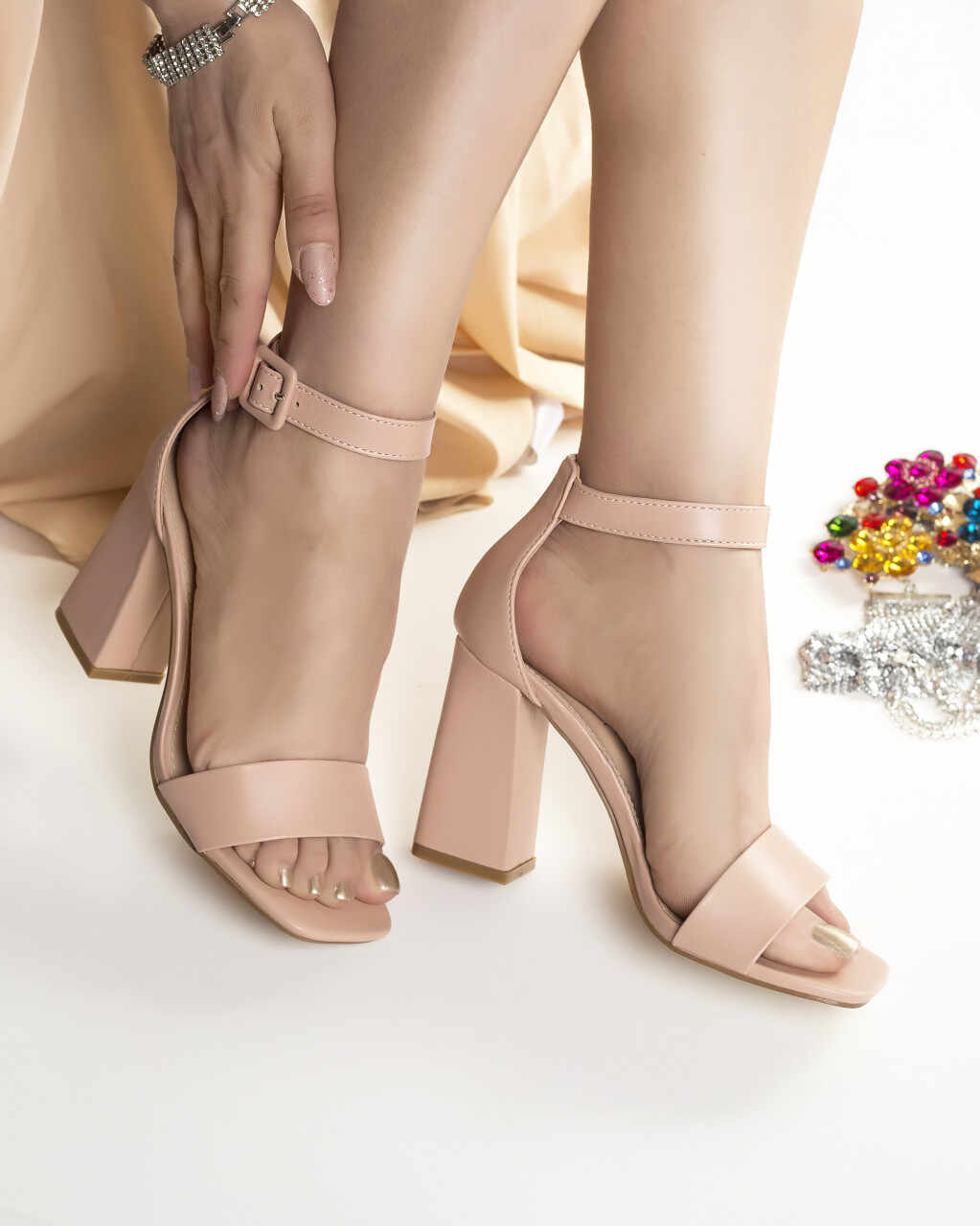 Sandale cu toc roz din piele ecologica marlye