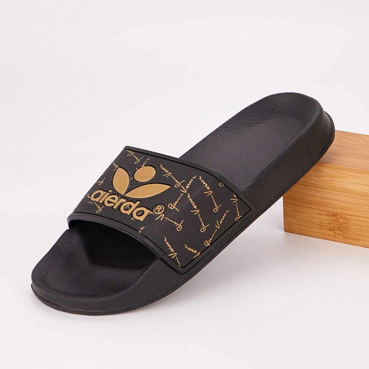 Papuci Barbat Negru/Auriu Trodu