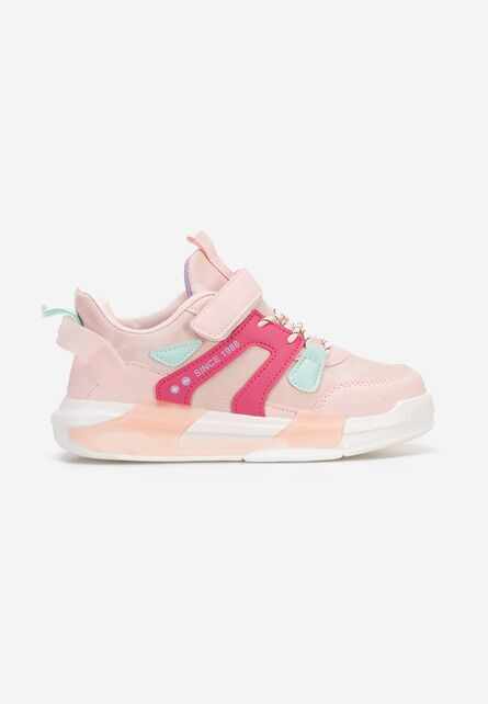 Sneakers fete Twinkle B roz